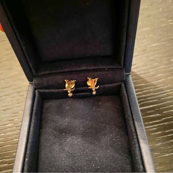 Louis Vuitton 18kt Rose Gold Monogram LV & Diamond earrings Authentic + Box - Picture 10 of 14